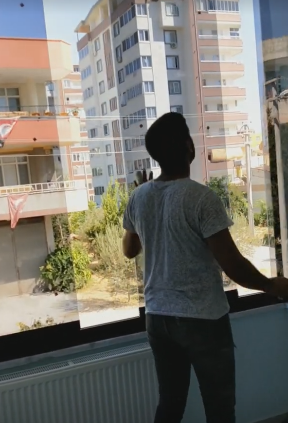 Cam Balkon Kullanımı Kendinden Kornijli Perdeyi Tak Gitsin